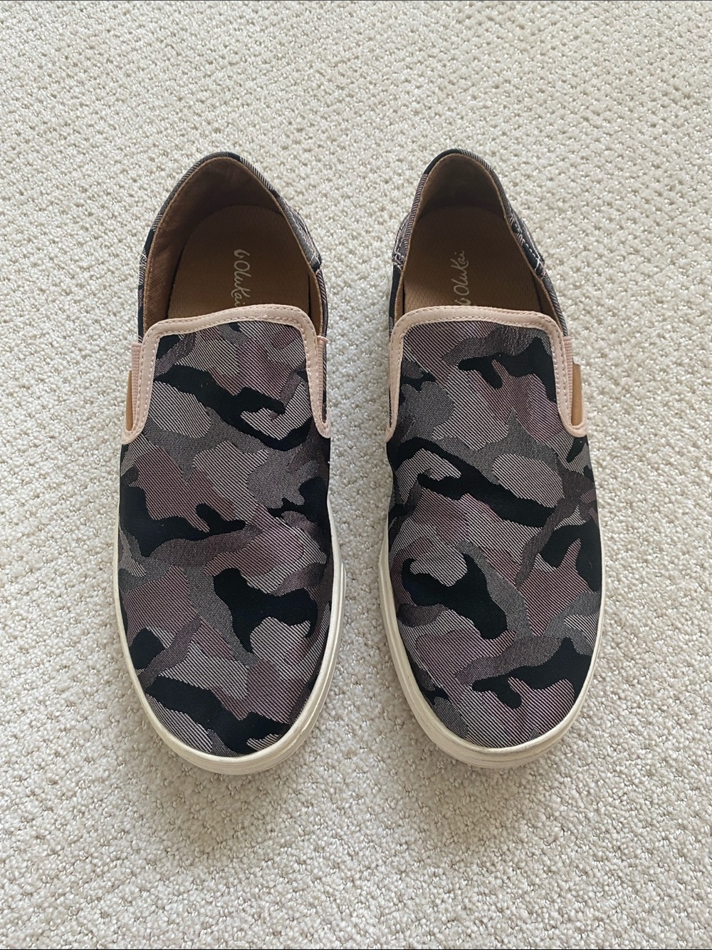 OKUKAI Slip-On Pink Black Camo Canvas Sneakers - Beige Trim